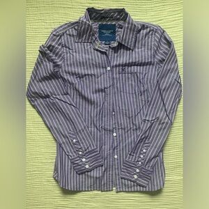 Women’s American Eagle size 8 button down dress shirt